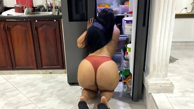 BBW girl prepares lunch for her husband to give her cock