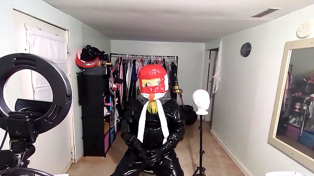 Kigurumi in powerful protection breathplay rebeathing air from their suit