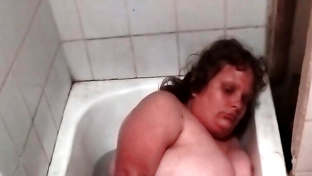 Exclusive- 09 - Bathtub Masterbation and Couple Cums Together.