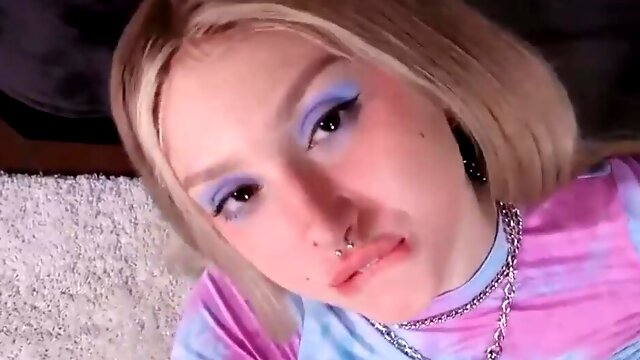 POV Babe Sucking Before Riding