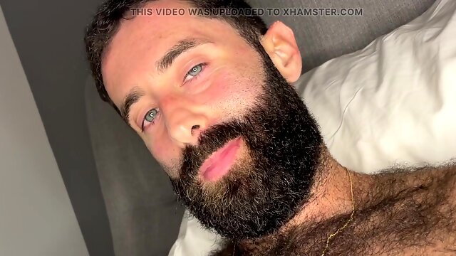 Highly fur covered wank off