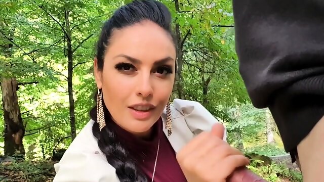 Ezada Sinn Outdoor