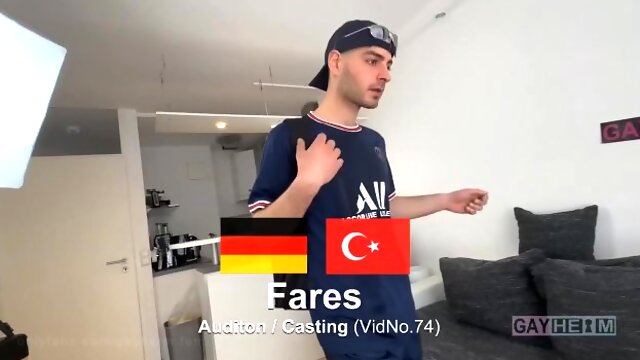 Haariger Deutsch Türke Boy bei der gayheim Casting Audition