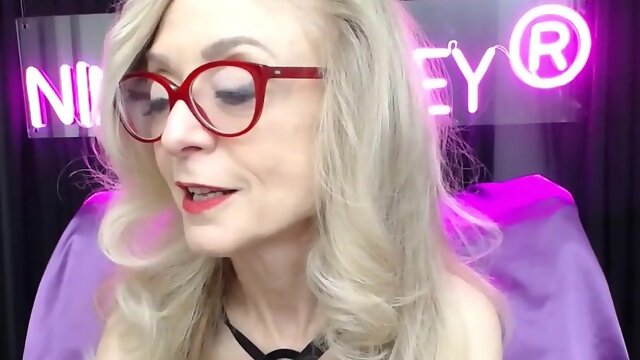 Nina Hartley Solo, Mature, Voyeur