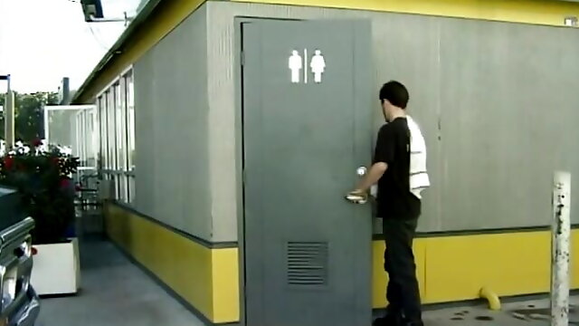 Couple, Toilet