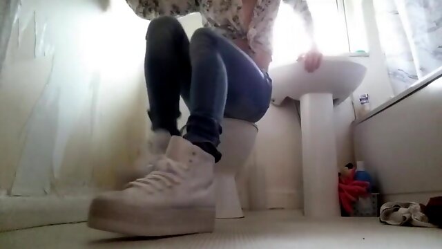 Crossdresser in tight Jeans and Sneakers 9