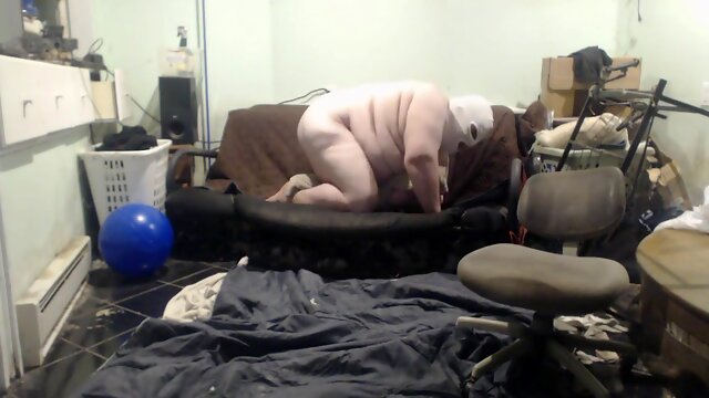 Fatasssmalldick Humps A Pillow Then A Swivel Chair Then Projection S Green Tripod