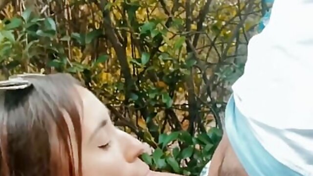 Teen Girl Sucks Cock in Public Park Outdoors and Cum Swallow , pulls hairy Balls , Blowjob
