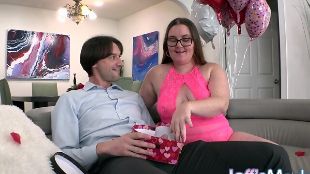 BBW Ashley Aces Valentine Hot Fuck