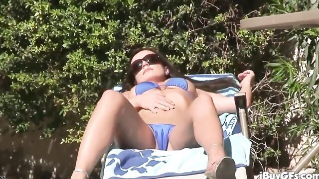 Sun bathing smut with glorious angel from I Buy GFs