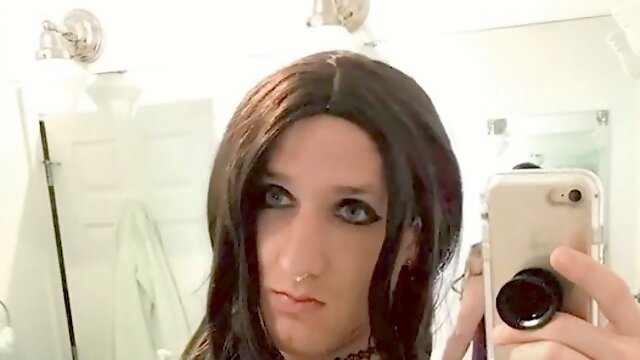 Crossdresser Seduction, Shemale