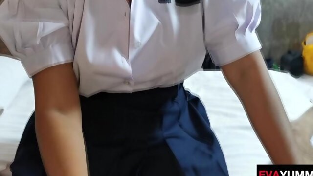 เย็ดนักเรียนไทยอมควย ขึ้นโยก แตกใส่กระโปรง POV Fuck Thai student 18 years old dress cum on her skirt