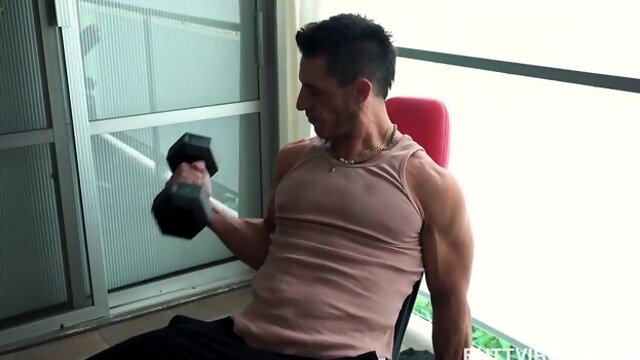 Jax Thirio works out to dick down horny Matteo Gomez