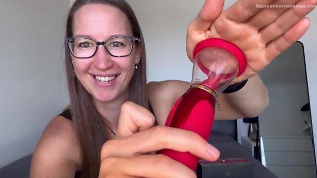 Ultimate pleasure for her vibrating tongue pump SFW review