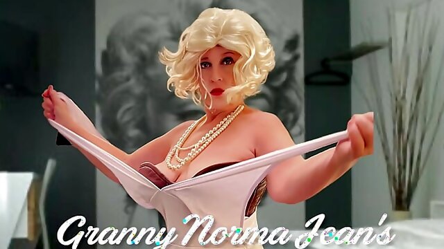 Granny Norma Jean's Suck, Huge Dildo Play & Cum Dripping Pussy Fuck