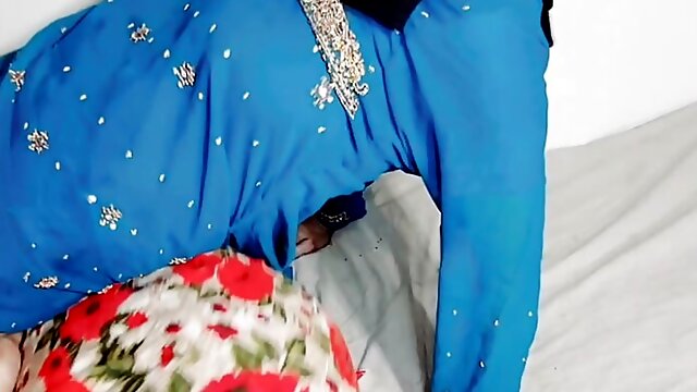 Newly married hijab bhabhi cheats husband and fucked big fat cock of indian devar while dirty talking