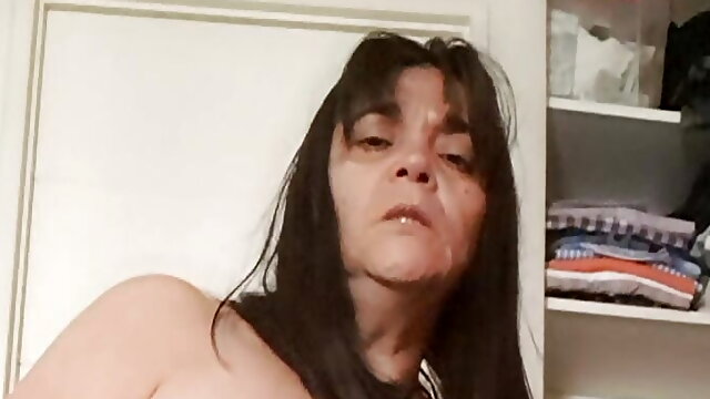 Wife gallop rosario my pussy on the pillow