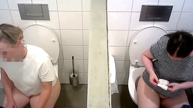 Toilet Pissing, Wc Voyeur, Hidden Toilet Cam