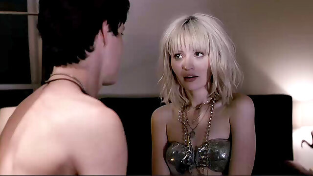 Emily Browning sex tape