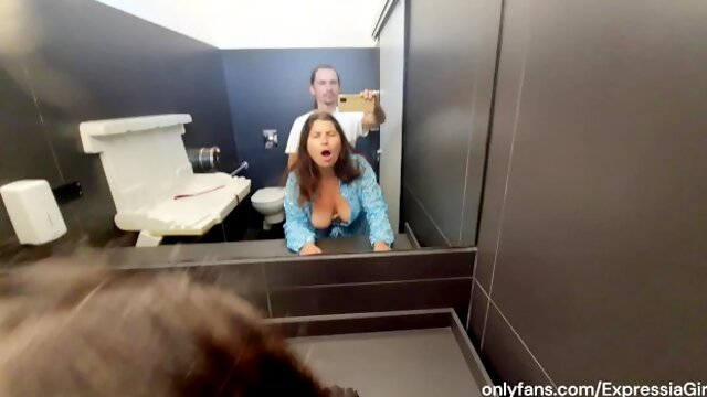 Stepmom was Fucked in the Womens Toilet of the Shopping Center