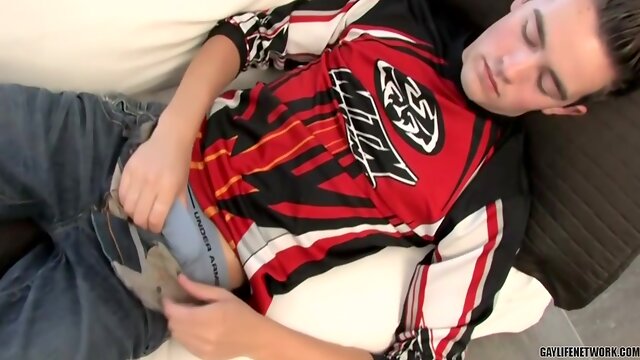 Jerking Off While Almost Upside Down With Kimber Veils