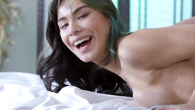 Kira Taylor crazy massage sex