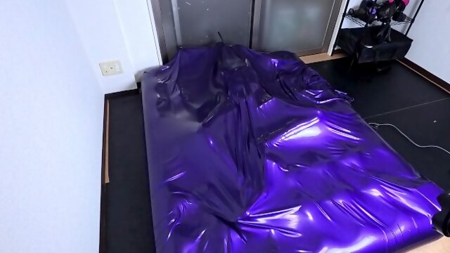 [latex] Self-vacuum bed restraints