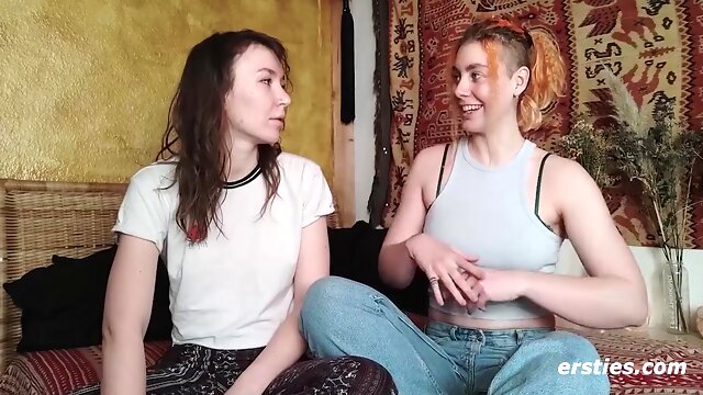 Lesbians Squirt, German