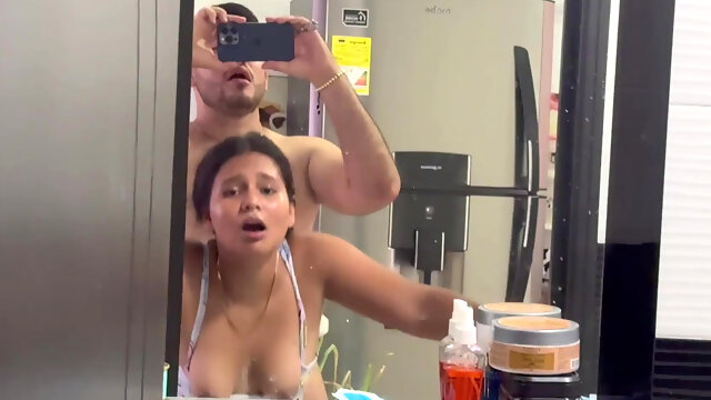 Morning sex in the bathroom with a thicc and teeny Latina