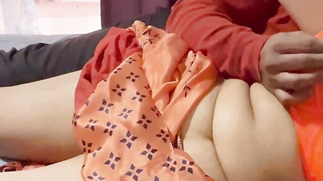 Big Boobs Indian Step Sister - Saree Sex - Navel Kiss, Boobs and Nipple Play