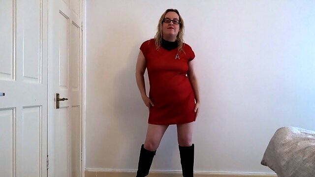 Star Trek Ensign in Sexy Dance in Knee Boots