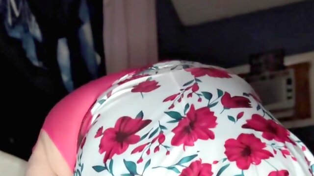 Sissy nailing her bootie with fake penis