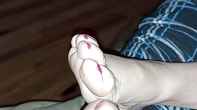 My girlfriend sexy feet
