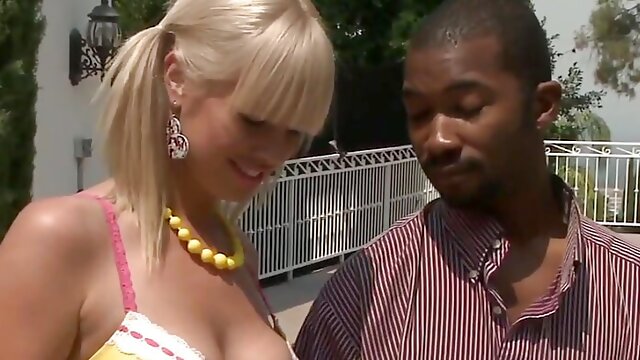 Interracial video with Jaelyn Fox and Tara Lynn Foxx are