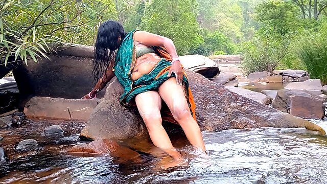 Telugu sexy Silk aunty outdoor waterfall bathing, telugu Dirty talks.