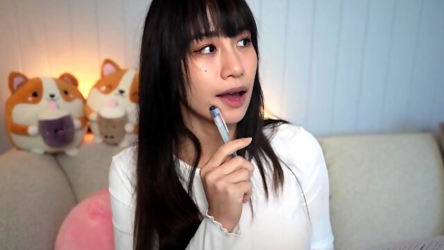 ASMR guessing things about you