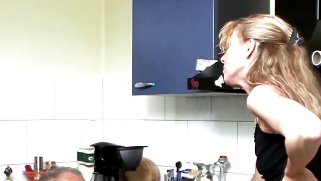 German mature housewife seduces handyman to sex