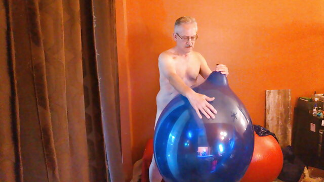 111) Polishing W28 Longneck Balloon & TT24 Pop! Kinky Daddy!