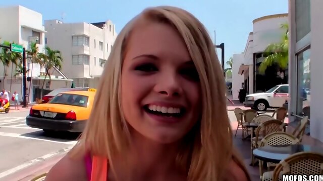 Sensual Bimbo Stella Ferrari Mind-blowing Sex