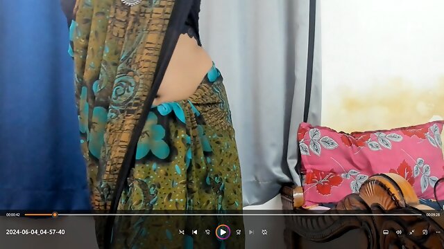 Sexy low hip sexy saree strip tease