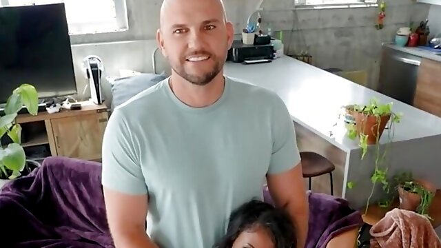 JMac Pours Oil On Mini Stallion's Bubble Butt Before She Twerks For Him Making His Dick Harder - MOFOS