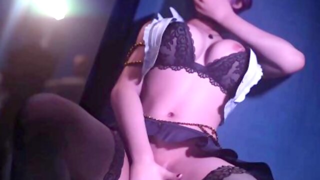 抽插小穴顶的太深了高潮不断